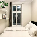 4 Bed Riverside Apt