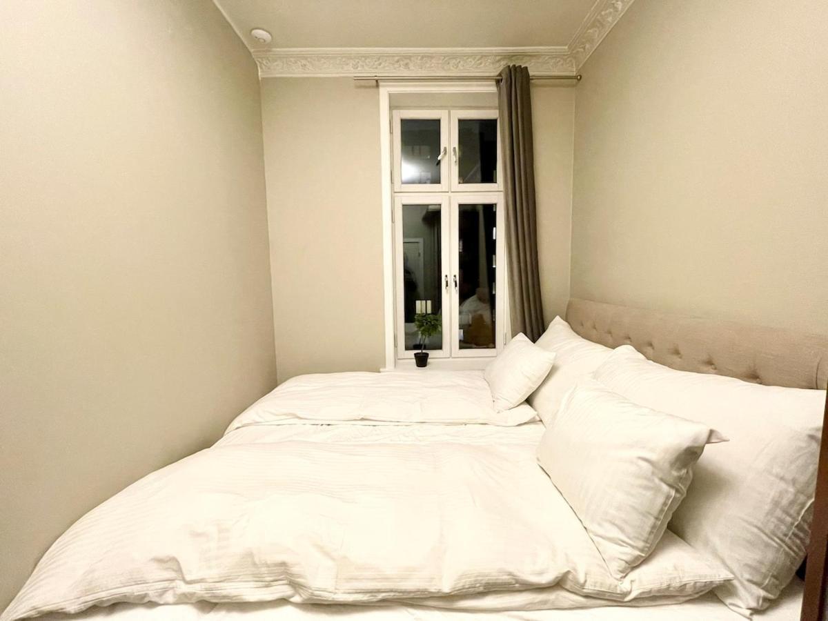4 Bed Riverside Lejlighed